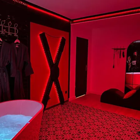 Let's Play - Jeux A 4 - 1 Adresse - 1 Piece De Jeux - 2 Apartment *